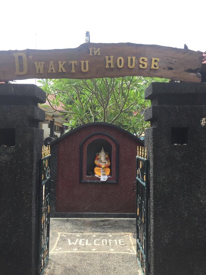 レンボンガン島D'Waktu In Houseアパートメント エクステリア 写真